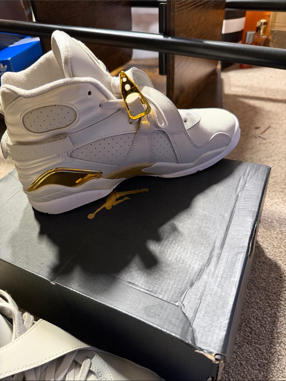 Jordan Retro 8 Champagne Pack Celebration Kids White and Gold High-Top Sneakers - Picture 5 of 10